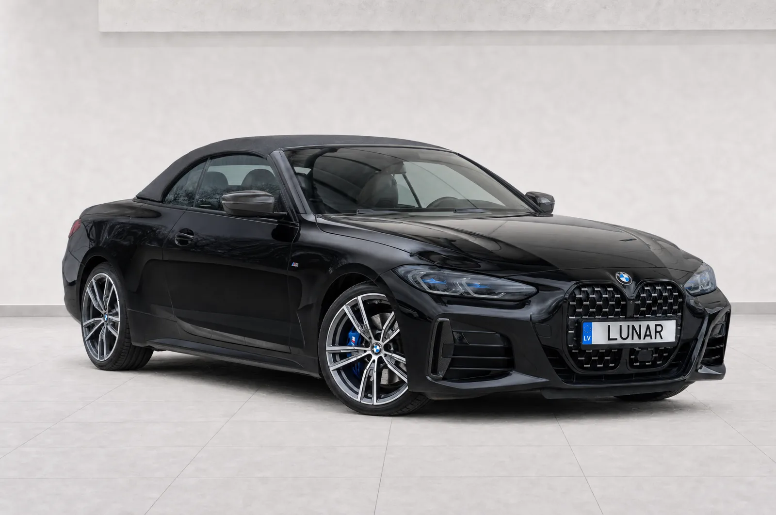 BMW / Mercedes kabriolets, priekšpuse no labās puses