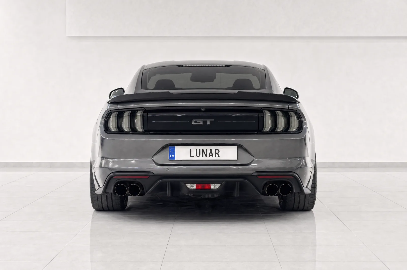 Ford Mustang GT, aizmugure