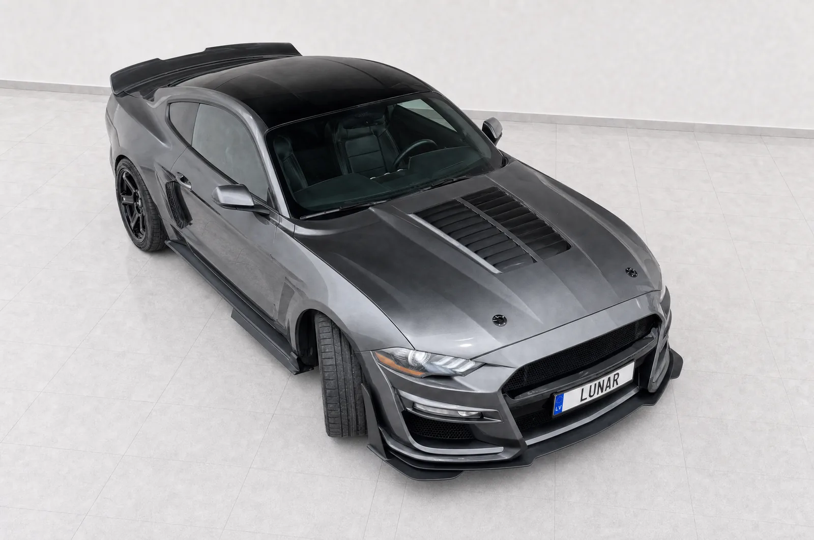 Ford Mustang GT, priekšpuse no augšas