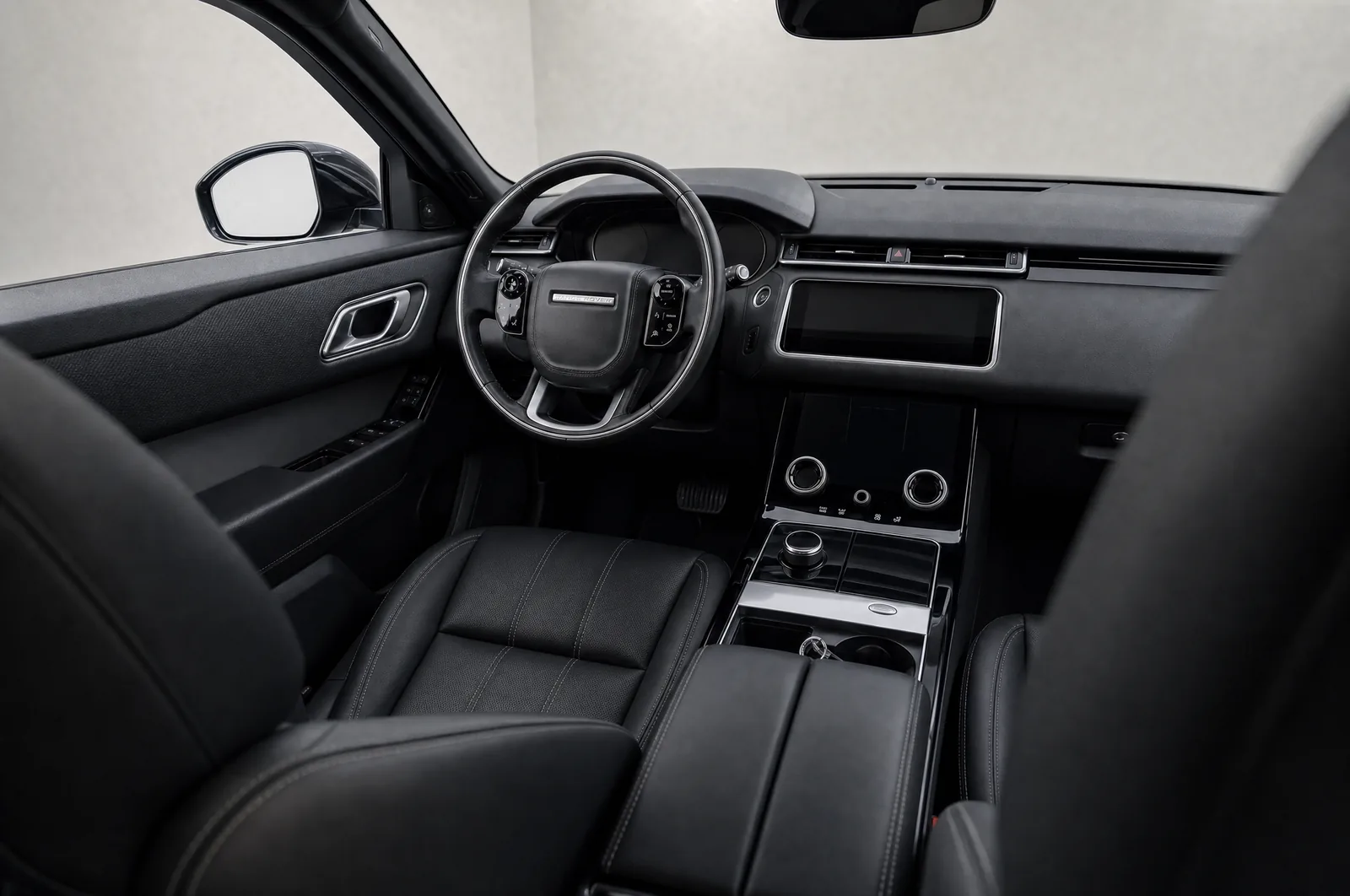 Range Rover Velar, panelis